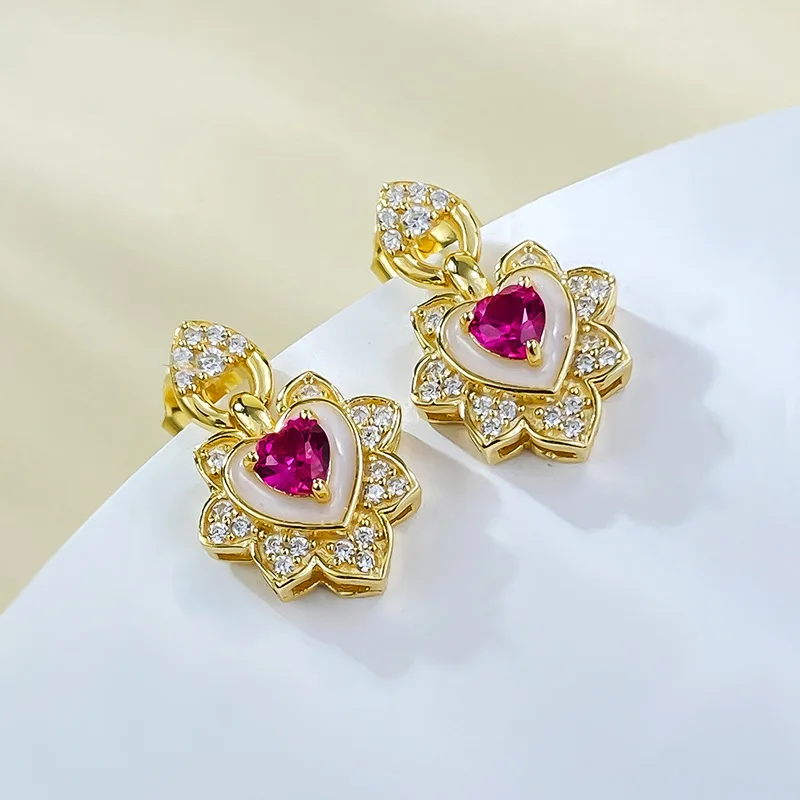 S925 sterling silver daily minimalist heart-shaped 4 * 4mm ruby earrings, new popular accessory for women's small Qing Dynasty