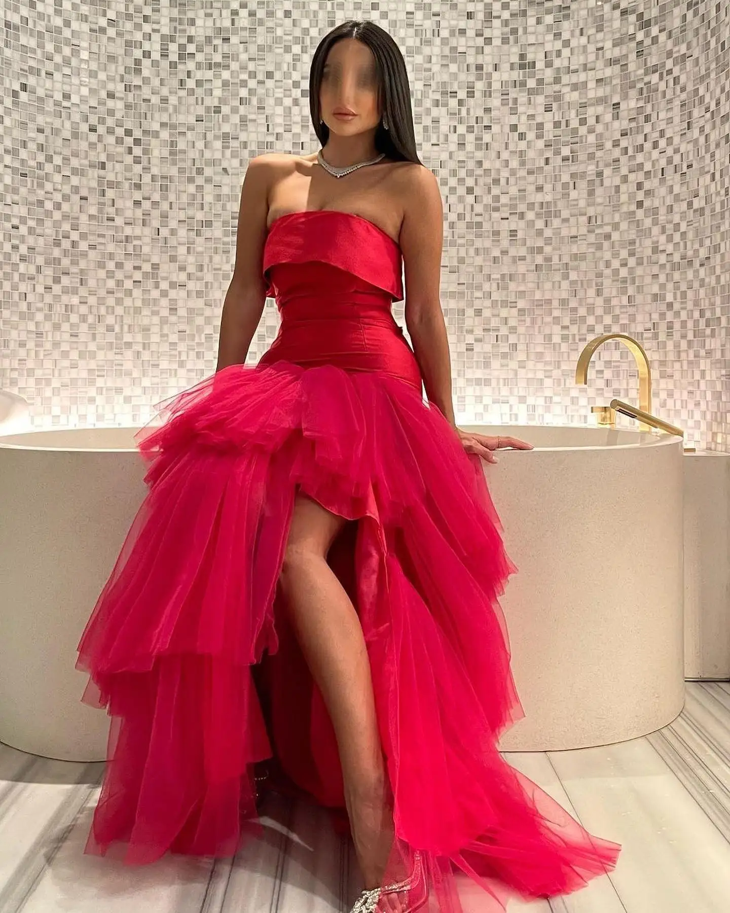 

Customized Modern Mermaid Strapless Tiered Evening Dress Graceful Organza Satin Front Slit Pleats Photo Color Vestido De Festa