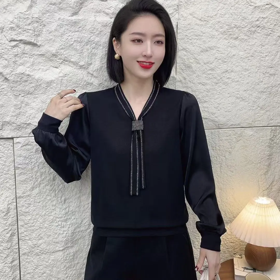 Frühlingsneues, elegantes, lockeres, schlankes Langarm-Oberteil mit mittlerem Alter