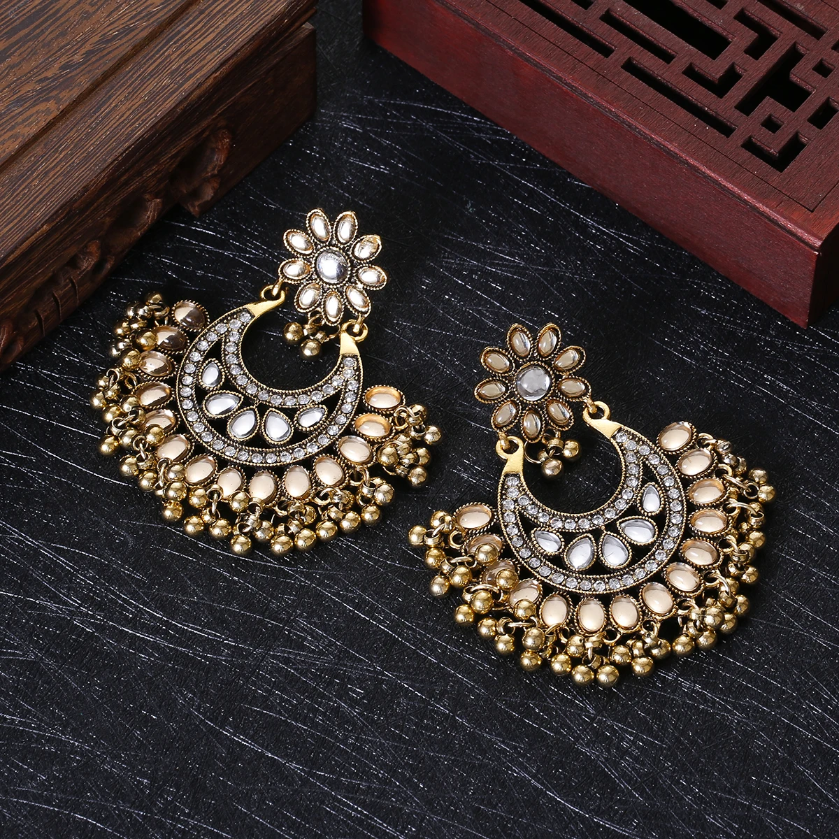 Ethnic Antique Gold Color Earrings Women Geometric Carved Lantern Bead Tassel Hanging Earrings Piercing Indian Jhumka Jewelry