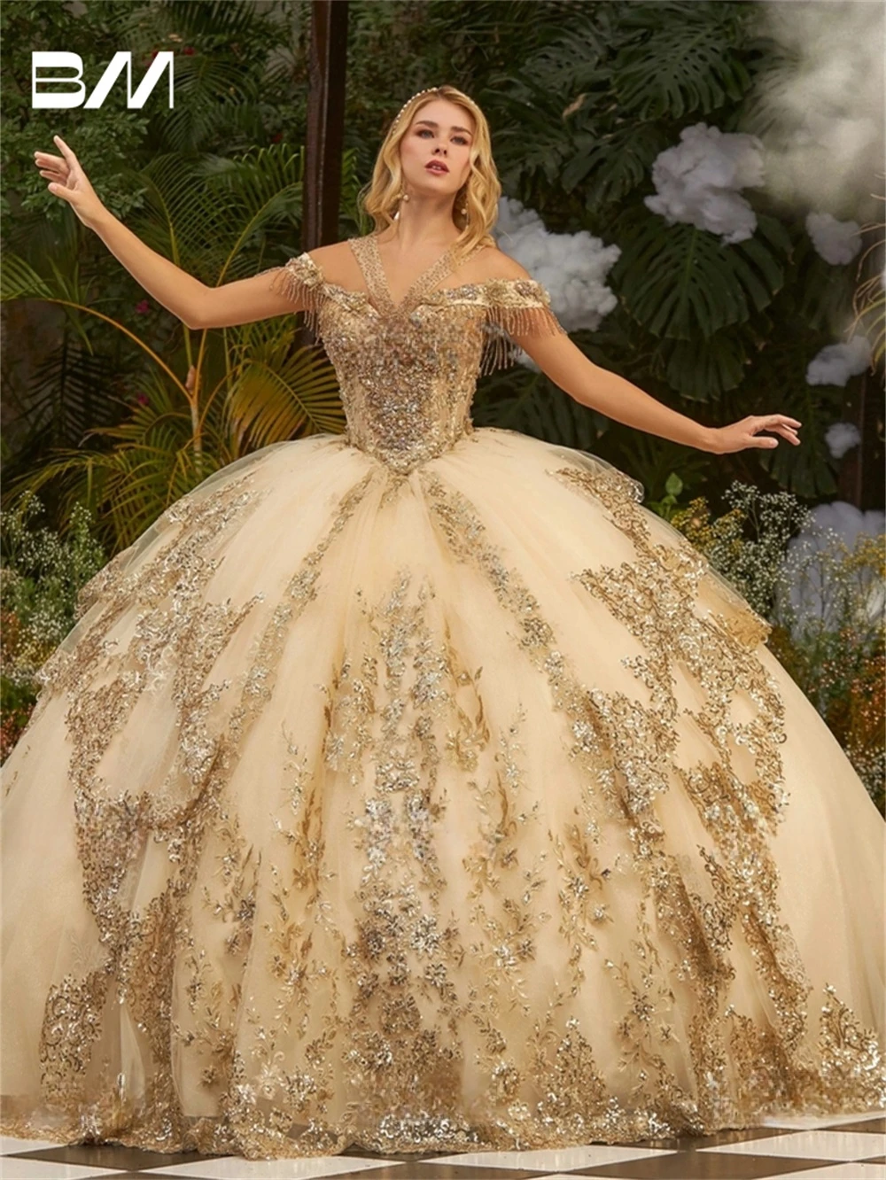 Luxury Gold Lace Quinceanera Dress 2024 Cocktail Dresses Ballgown Prom Dress Sweet 15 16 Dresses Party Gown Custom Made