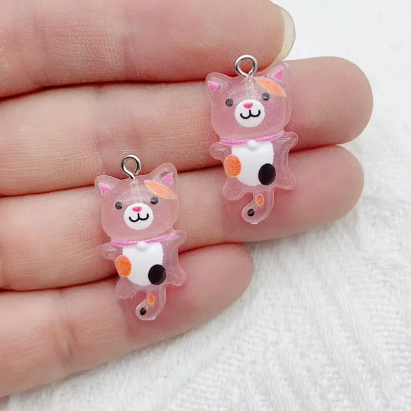 

100 шт./лот, 15*30 мм, милые миниатюрные подвески в виде кошек из смолы, для самостоятельного изготовления сережек, ожерелий, брелоков и других аксессуаров