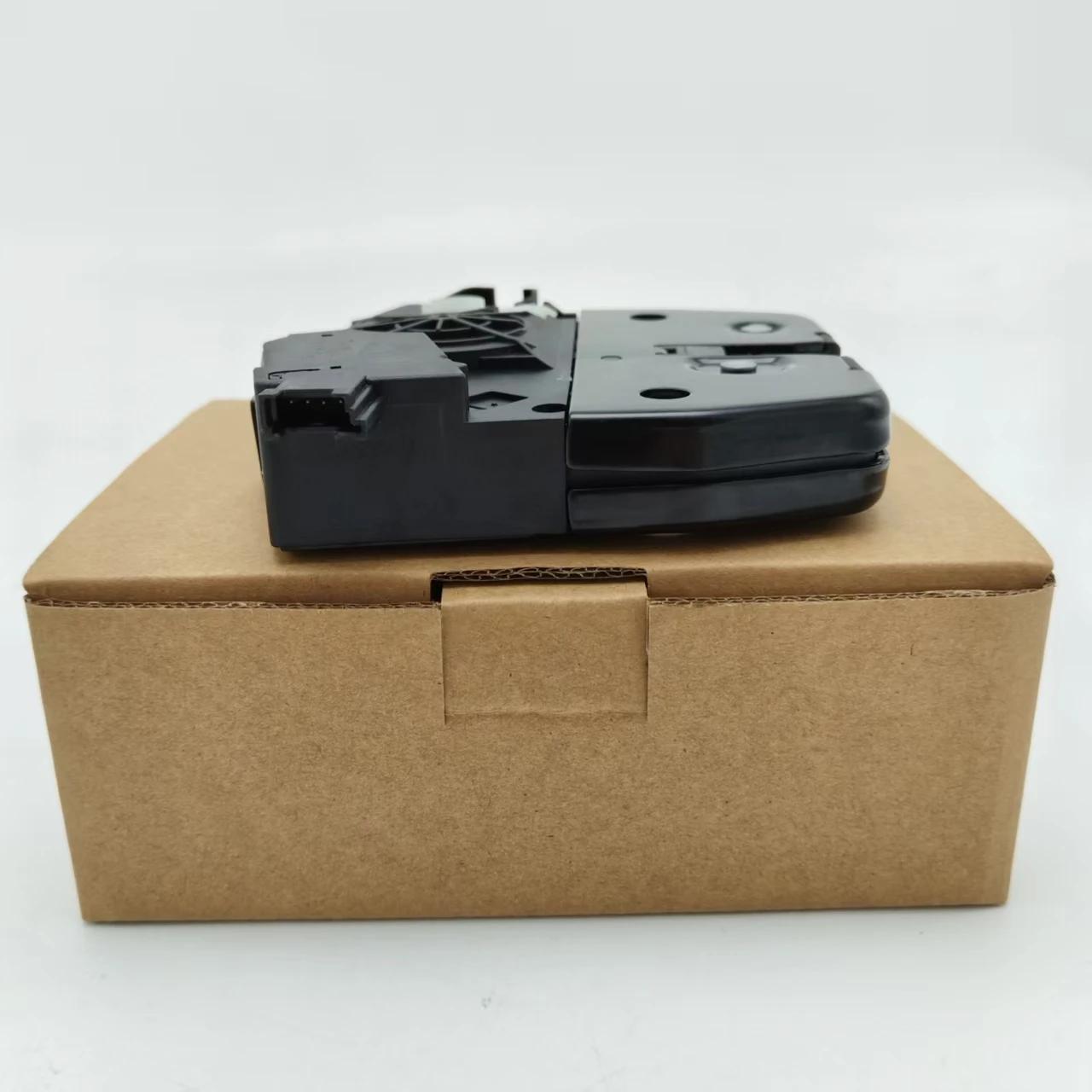 

Suitable for Bmw X5(E70)2007-2013, X5(E70 Revision)2011-2013 Tailgate Lock, Trunk Door Lock Block Oe:51247308849