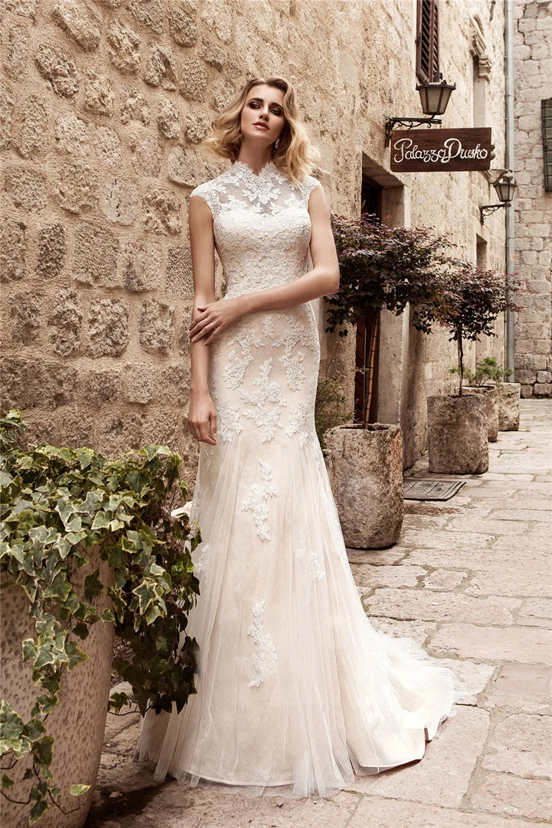 Sleeveless mermaid wedding dress, fishtail wedding dress, small stand collar embellishing swan neck, lace decal wedding dress