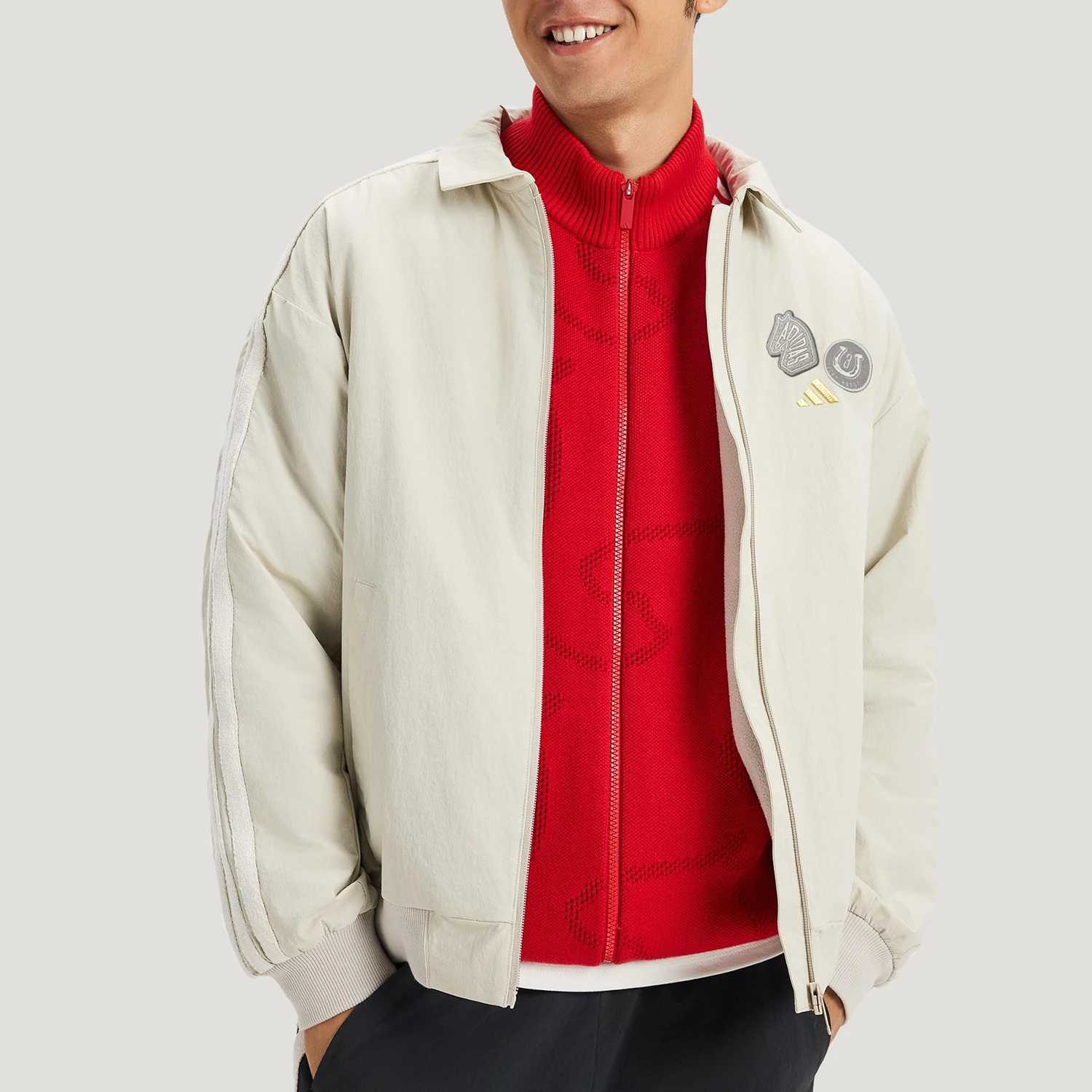 

Оригинальная зимняя мужская повседневная куртка Adidas с воротником и ткаными элементами KE4058