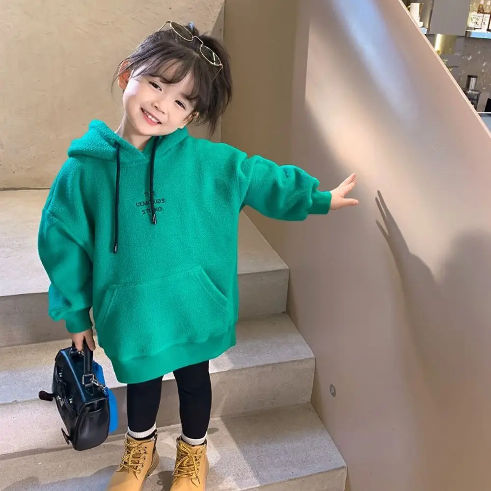 

Новое поступление для девочек, осенне-зимняя толстовка с капюшоном на флисовой подкладке - теплый утолщенный стильный топ средней длины из искусственной овечьей шерсти