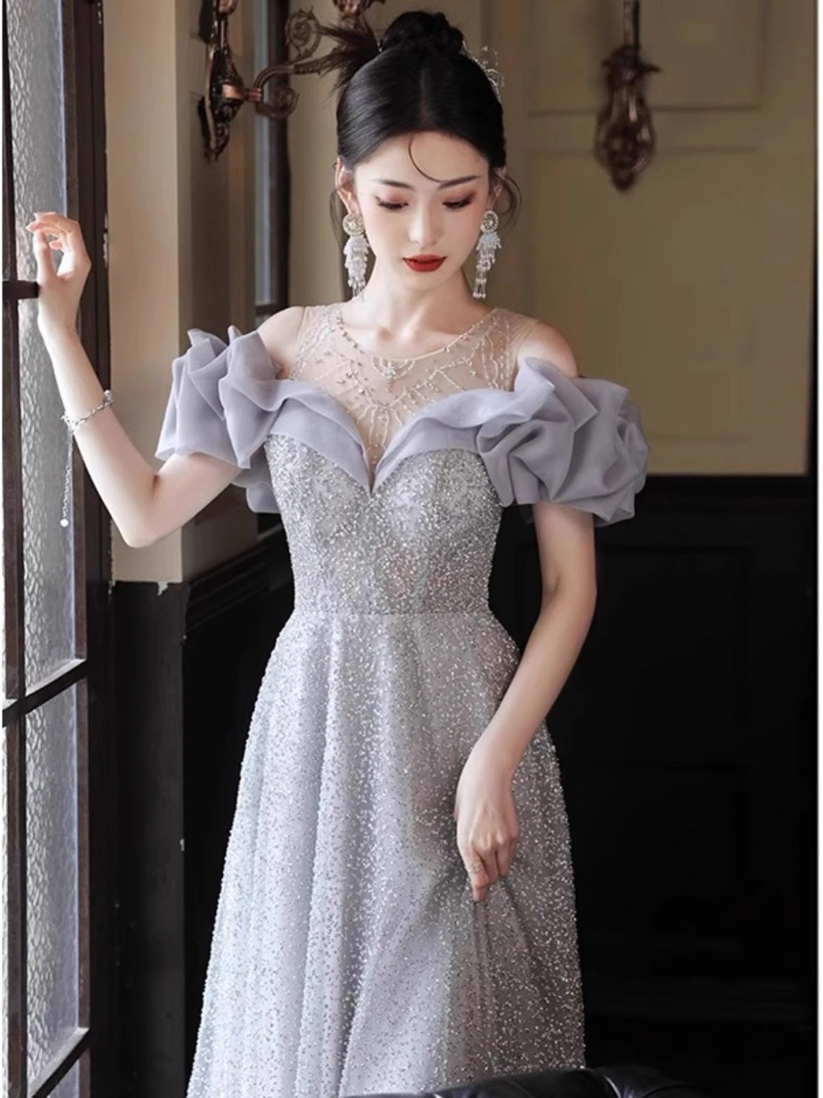 

Sequins Luxury Evening Dresses O-neck Off the Shoulder Floor Length Girls Wedding Beach Dance Party Ball Celebrity Gowns New