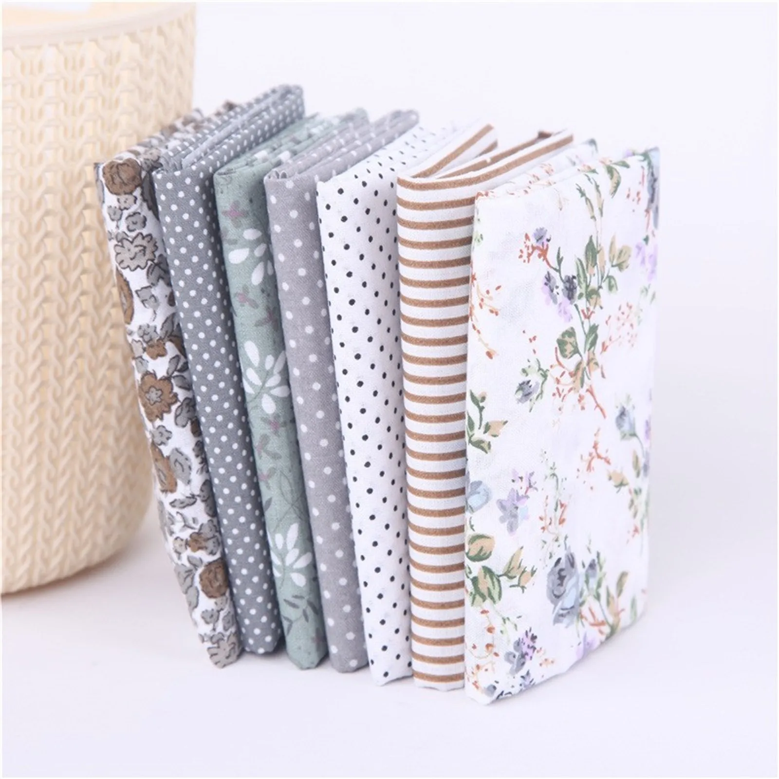 7pcs Cotton Quilting Fabric 25x25cm Square Rag Homemaker Sewing DIY Crafts Patchwork Quilting Sewing Scrapbooking Cloths