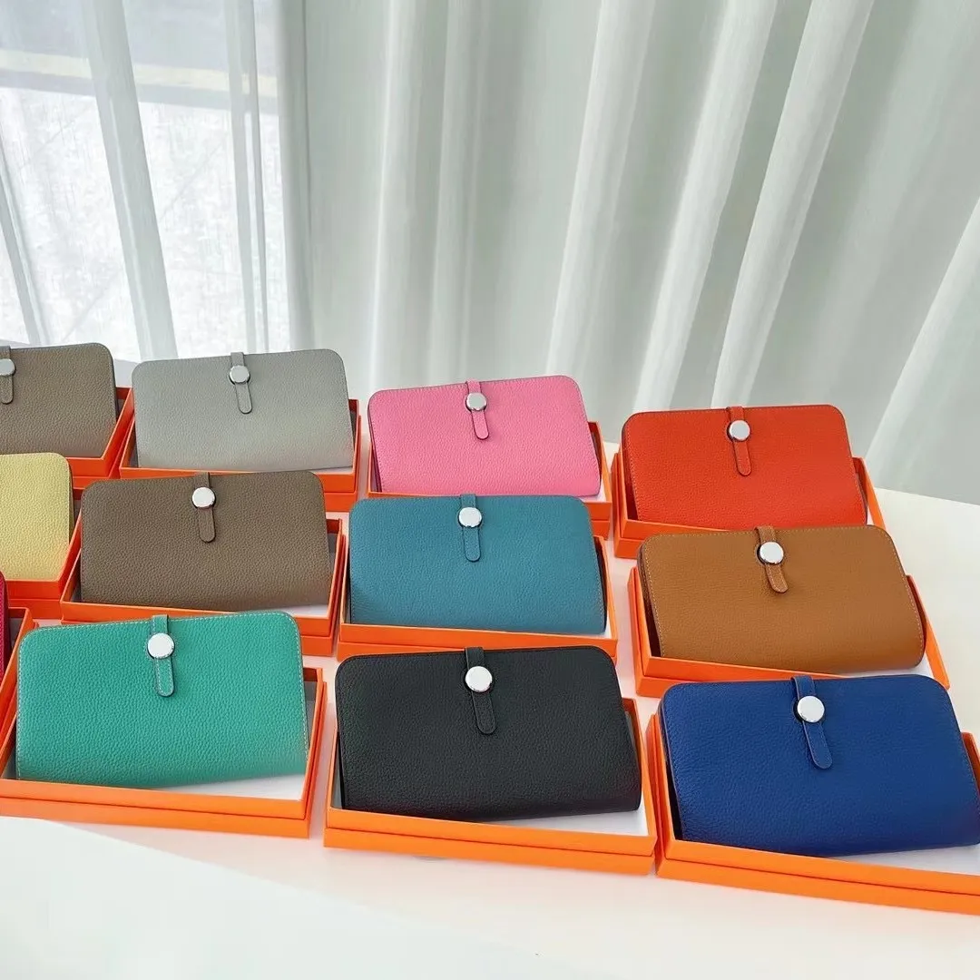 Genuine Leather Women's Long Wallet Large Capacity Passport Holder Ladies Foldable High-Capacity Wallet for Woman Clutch Bag New view 2