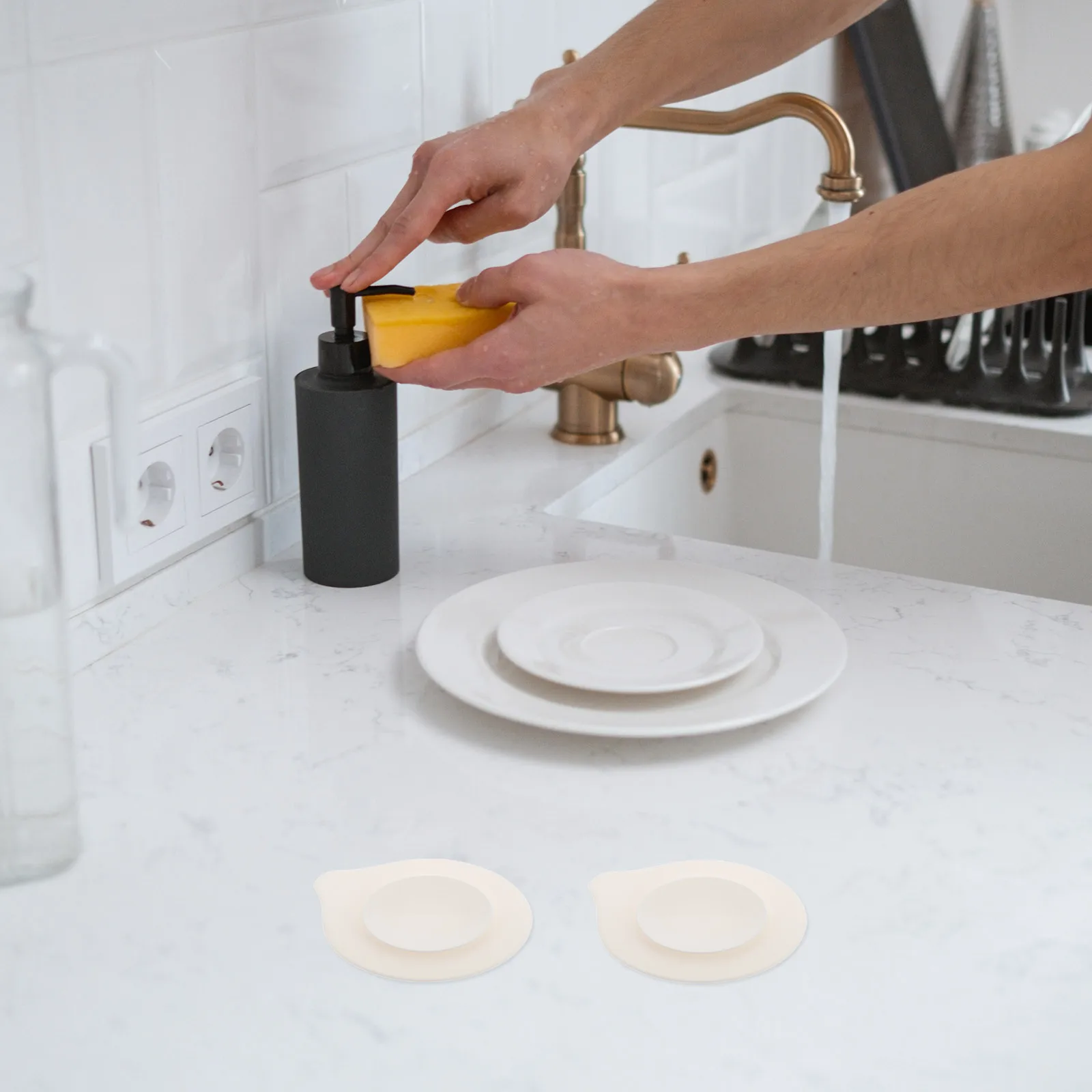 

4Pcs Bowl Suction Pads Food Grade Silicone Non Slip Tableware Mat Stable Secure Easy Install Hot Dish Heat Resistant