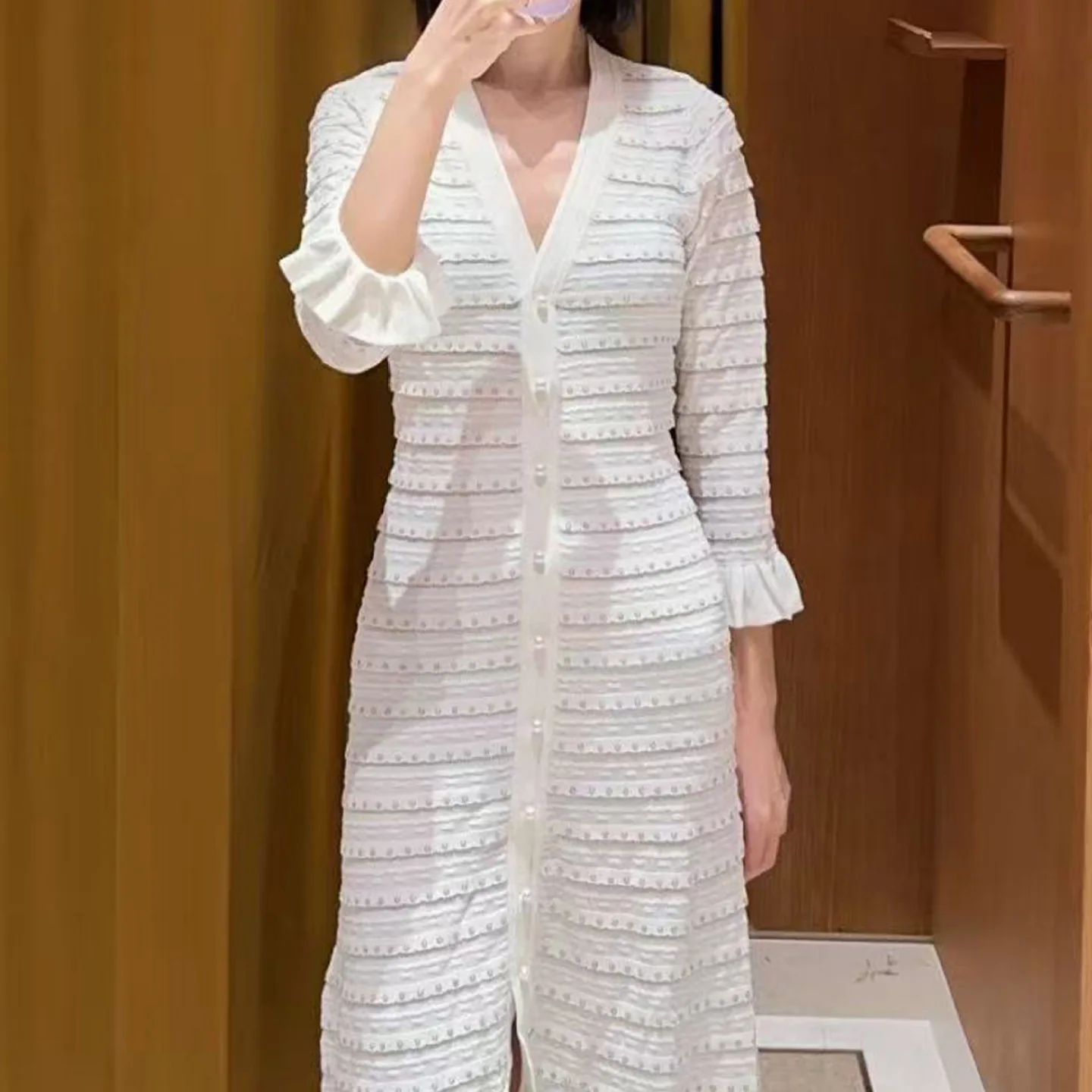 เสื้อถักทรงเอไลน์สำหรับผู้หญิง คอลเลคชั่นฤดูใบไม้ผลิ/ฤดูร้อน  ตกแต่งด้วยลูกไม้ลายดอกไม้  ประดับด้วยลูกปัดสีขาว  ทรงเข้ารูป  เอวกลาง  ทำจากเส้นใยเจลาติน