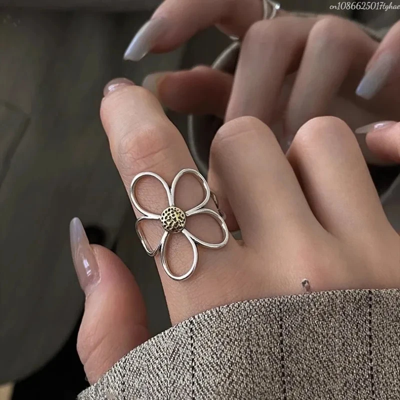 

Retro Silver Rings for Women Couple Minimalist Handmade Simple Flower Ring Party Jewelry Gift Prevent Allergy