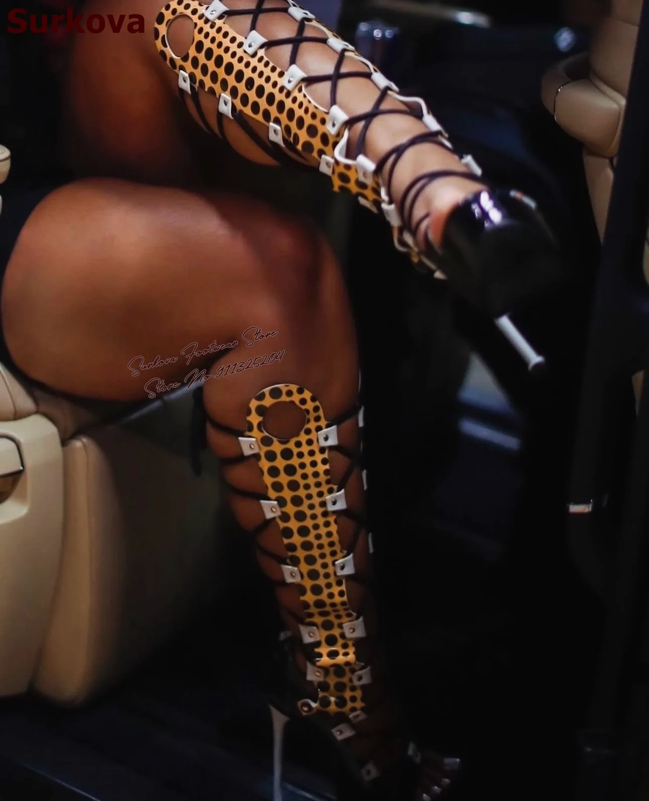 

Женские летние сапоги до колена с желто-черными горошками, на белых шпильках, платформе, с вырезами, длинные сандалии на шнуровке, обувь с перфорацией