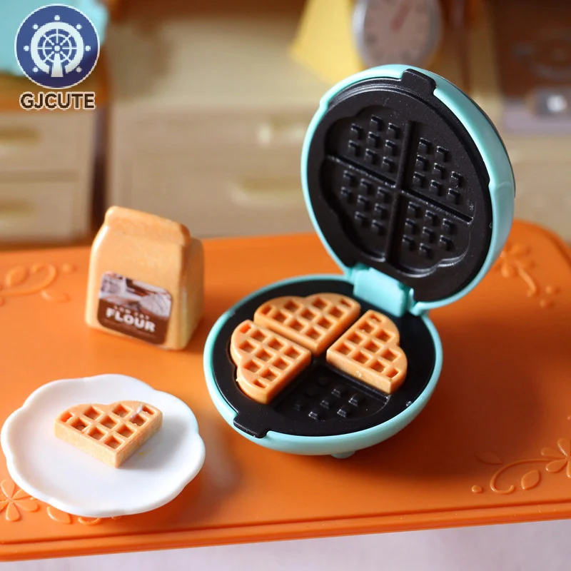 1:12 Dollhouse Mini Waffle Toaster Miniature Food Model Scene Props Doll House Kitchen Decor Accessories Kids Play Pretend Toys