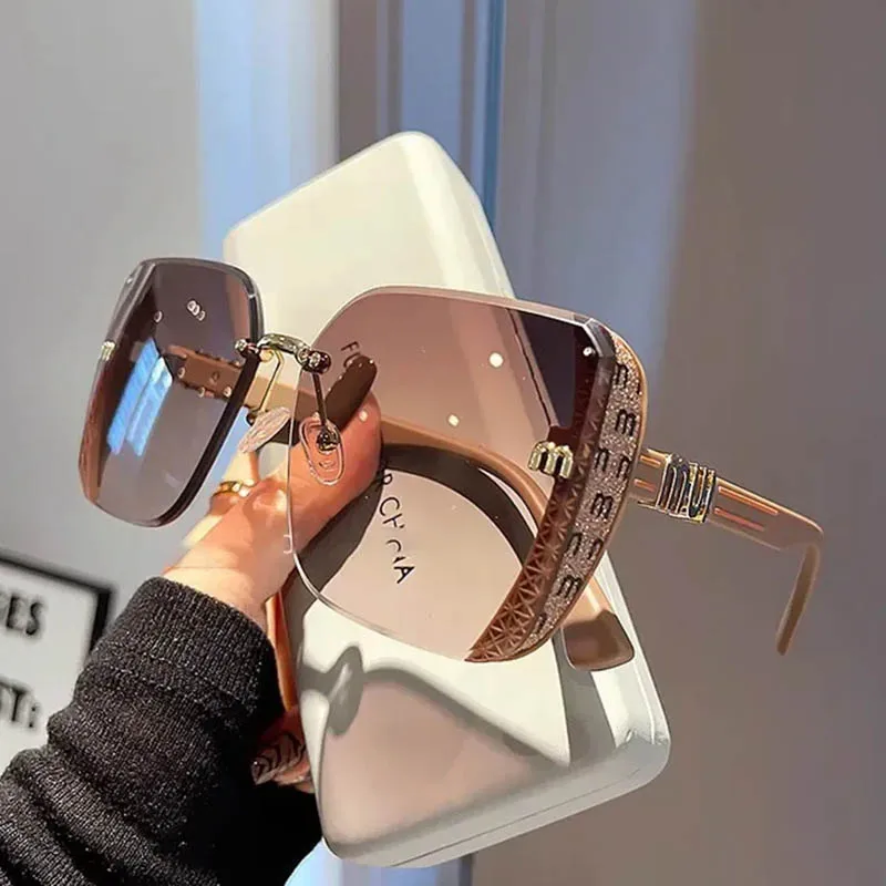 Gafas de Sol Cuadradas Extra Grandes de Moda QVQV para Mujer, Novedad 2026, Montura Lateral con Letras, Gafas de Sol de Marca de Lujo, Gafas de Conducir Modernas