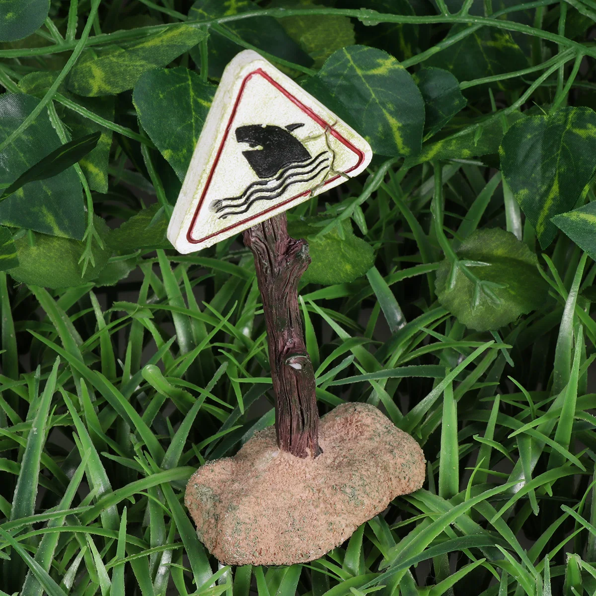 

Ch548 Shark Cartoon Resin Aquarium Ornament Funny Abundant Design Safe Fresh Salt Water Environment Aquarium Warning Sign