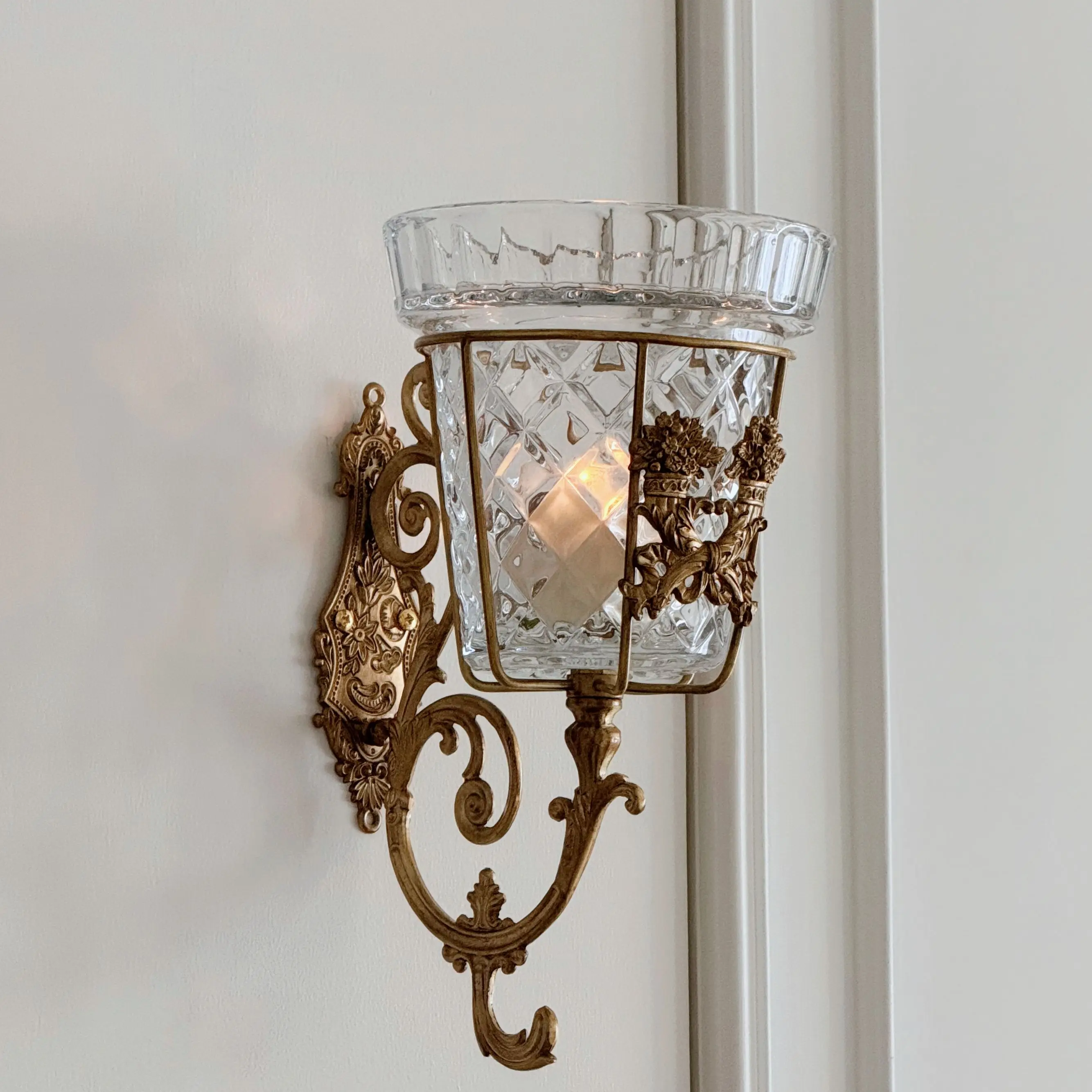 European Brass Flower Ware Glass Niche Flower Decoration French Flower Arrangement Pendant Atmosphere Hook Wall Decoration