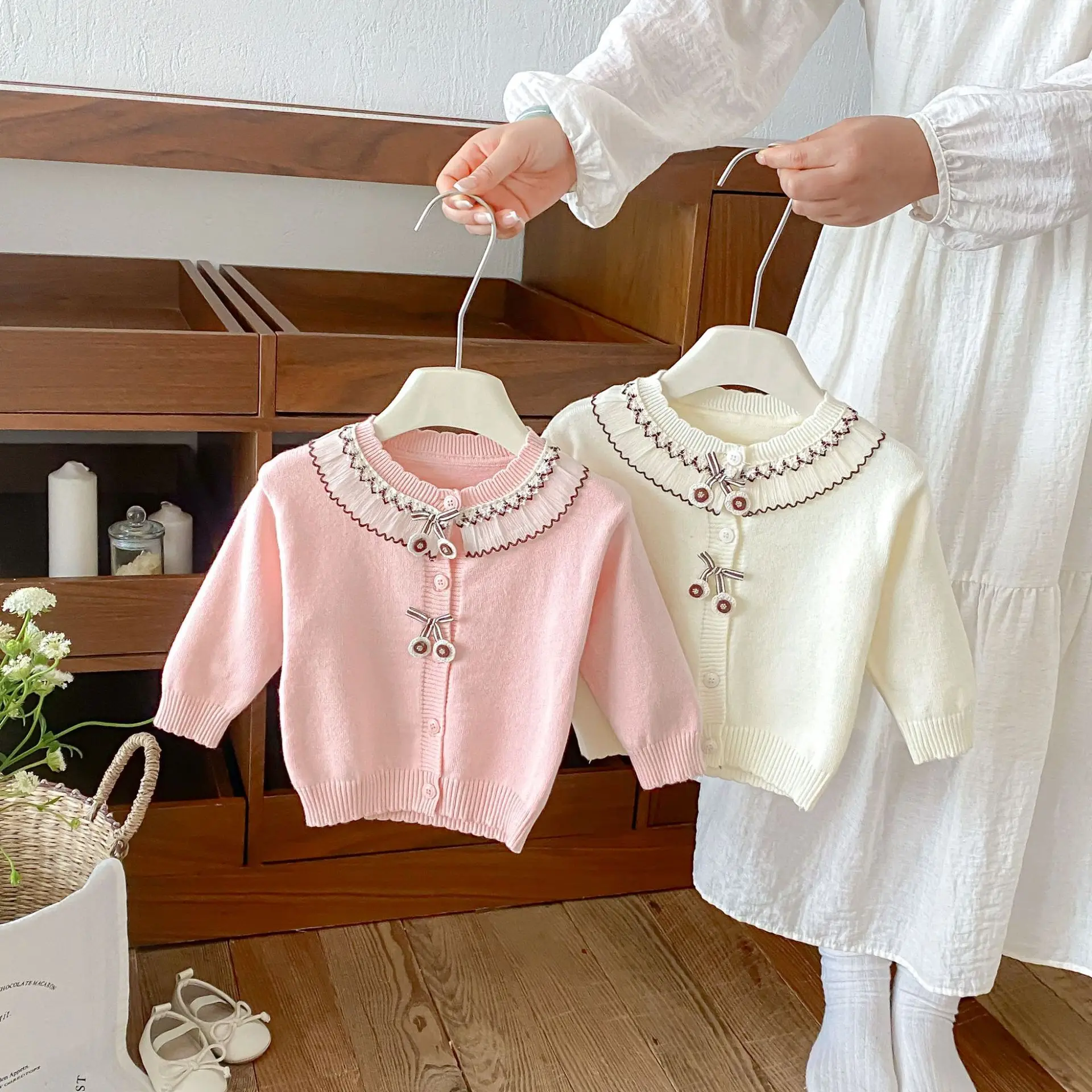 2026 Autumn New Baby Girl Long Sleeve Knitted Coat Infant Lace Collar Knitwear Girls Bow Sweater Cardigan Toddler Clothes