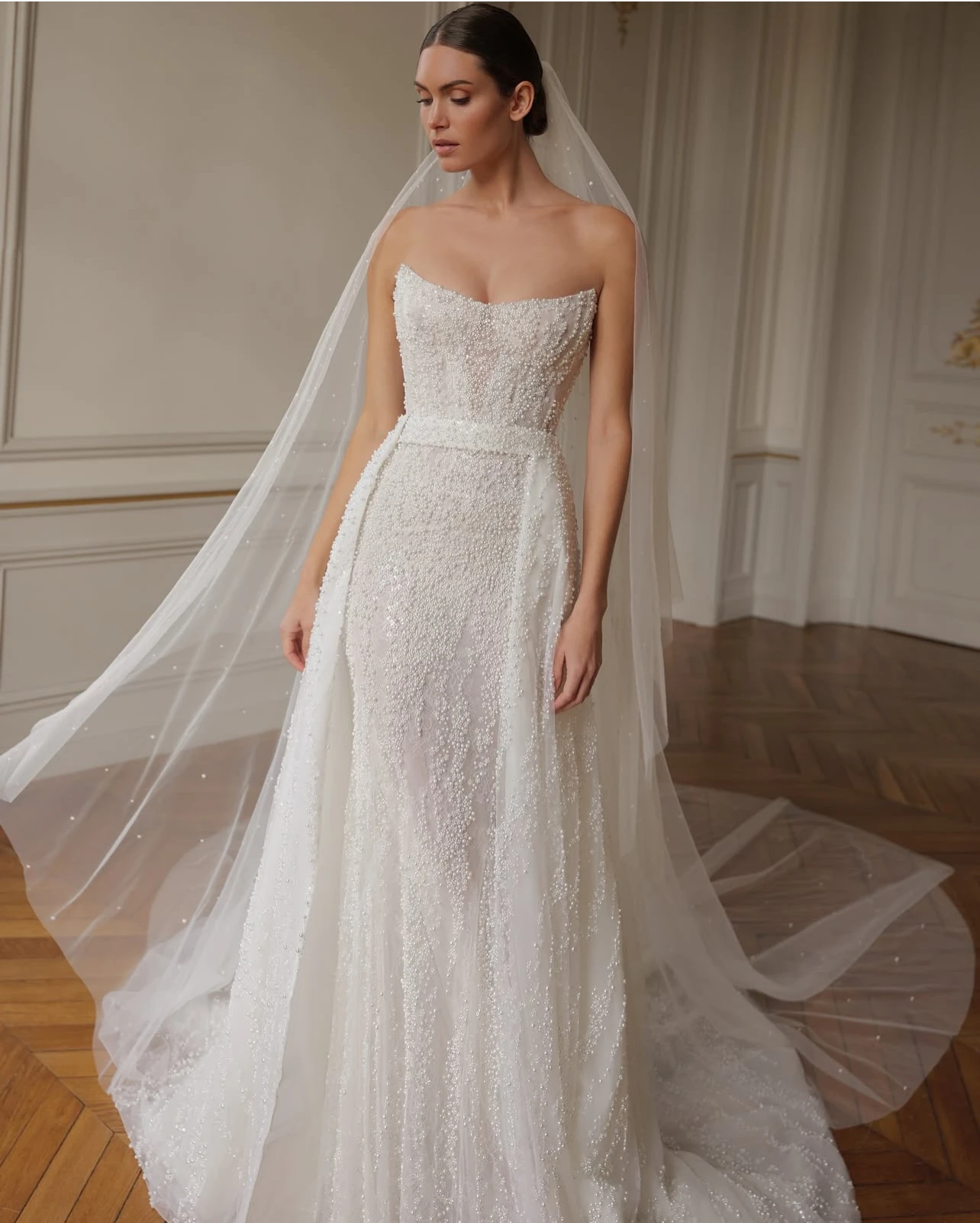 Customized Beautiful and sexy wedding dress Beaded strapless sleeveless detachable trawl Mermaid wedding dress Vestido de novia image 2