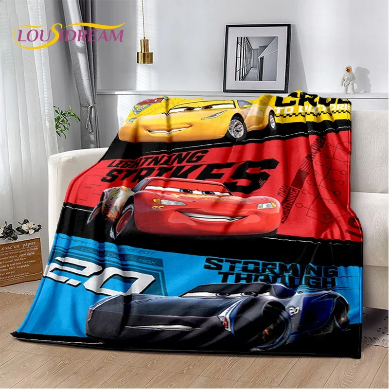 รถยนต์ Disney Mcqueen ผ้าห่มผ้าสักหลาดนิ่มลายการ์ตูนสำหรับเตียงห้องนอนโซฟาปิกนิกผ้าห่มสำหรับกลางแจ้งของขวัญยามว่างปกเด็ก