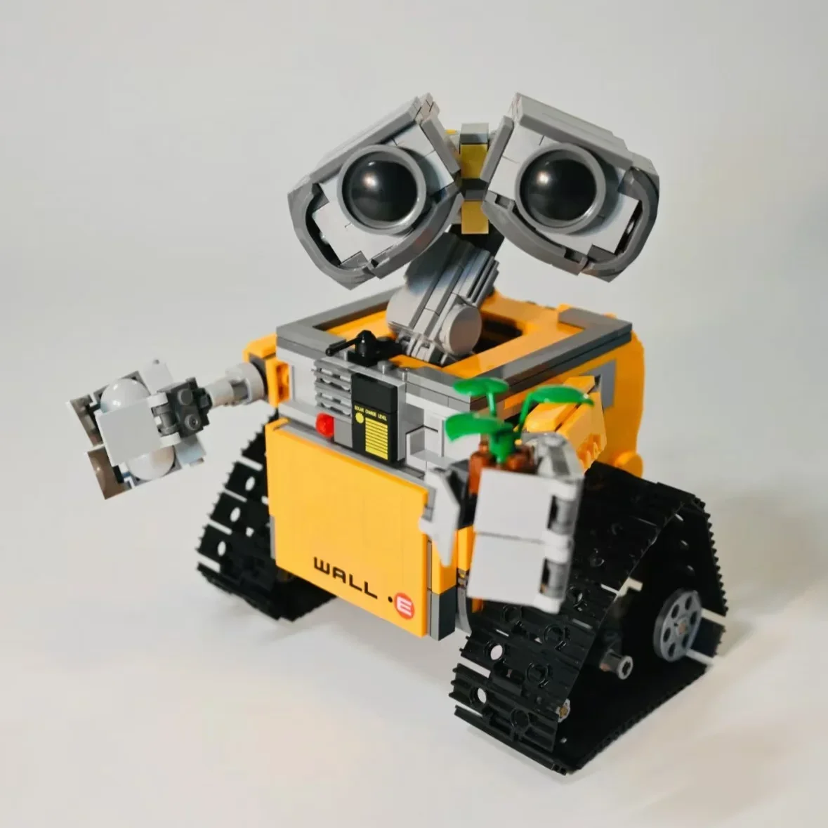 MINISO MOC 21303 نموذج اللبنات Wall-E ألعاب تعليمية 687 قطع الأولاد عيد الميلاد هدية عيد ميلاد مجموعات الجذعية الإبداعية