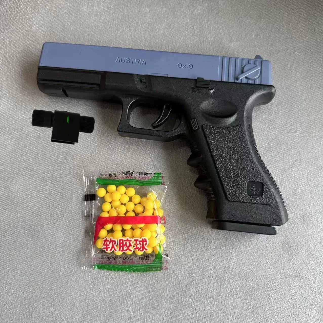 Nueva pistola de juguete manual de pistola airsoft con revista inferior láser, arma de juego cs para deportes al aire libre y balas suaves, regalos de halloween