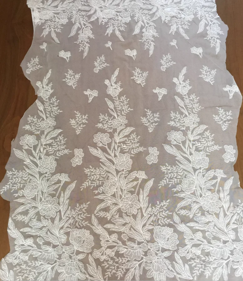 Gesticktes hohles Spitzenkopftuch für die Dekoration von Hochzeitskleidern, europäischem und amerikanischem Stil, Pflanzenblumenmuster – Detail 8