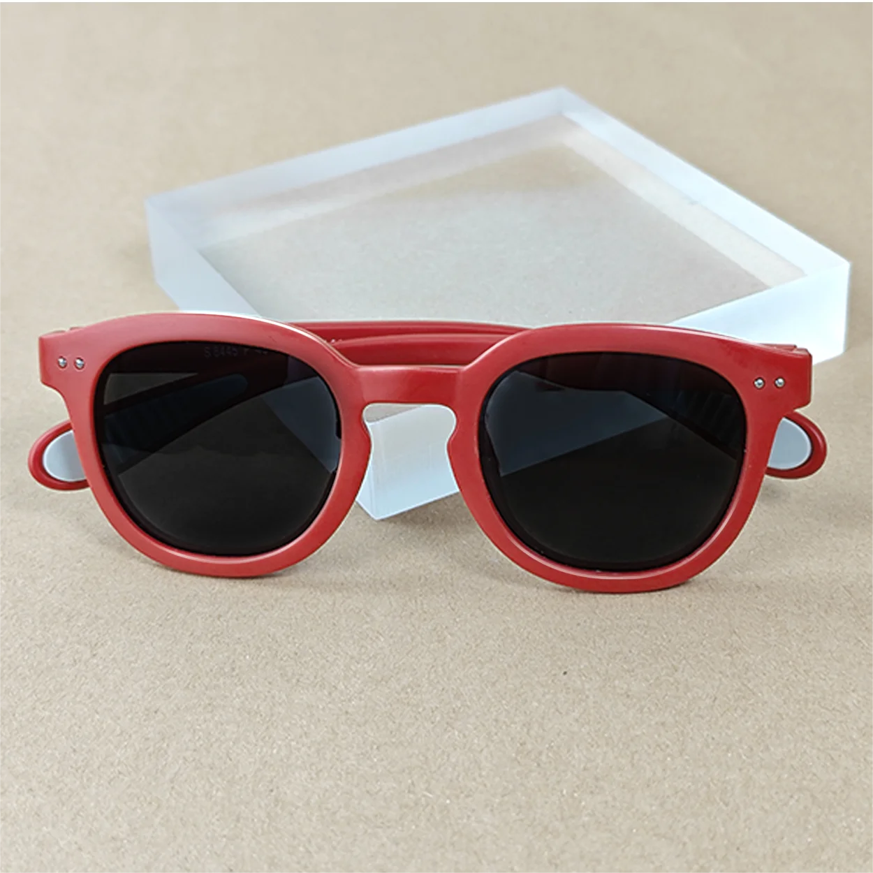 Retro Style Children's Sunglasses Trend Frame Black Fashion Round Box Eyewear Men Women Common Foot Cushions Anti -Slip