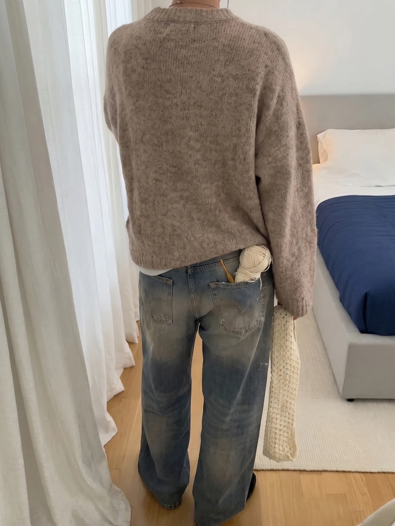 Chic Sophisticated Oversized Knit Pullover for Women Crew Neck Drop Shoulder Soft Fuzzy Knit Sweater