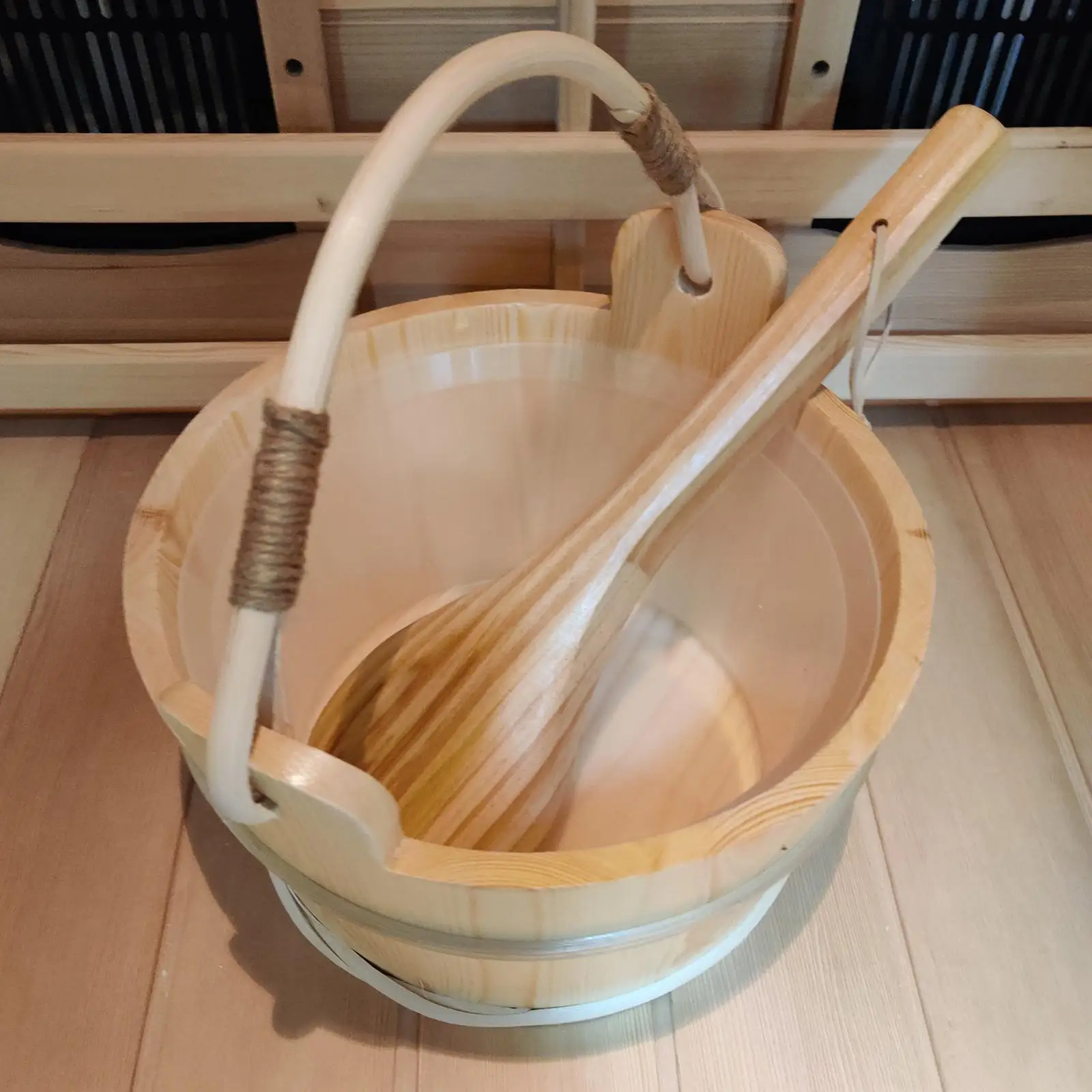 2Pcs Wooden Sauna Bucket & Ladle Spa Accessory with Solid Wood and Exquisite 6 Liter Traditional Sauna SPA Bath Accessories