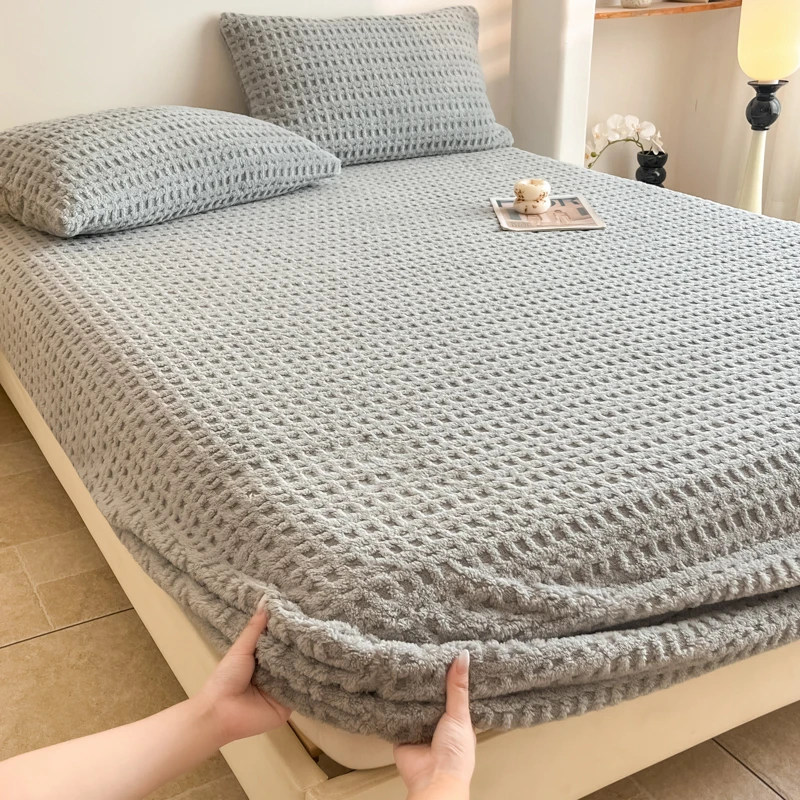 

2025 New Waff-Getaff Velvet Solid Color Single Bed Hat Thick and Warm Mattress Covers for Autumn and Winter