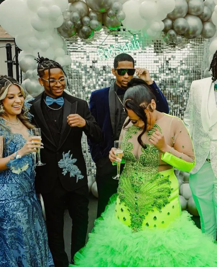 Fruit Green Sparkly Long Evening Party Dresses for Women Luxury Diamond Crystal Ruffles Prom Gala Gown Plus Size Black girl