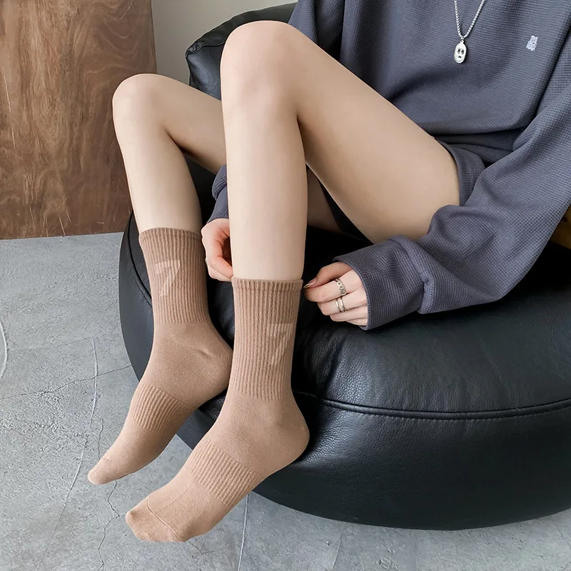 Cotton Socks 1977 Fashion Unisex Male Comfort Sports Sock Spring Solid Color Casual Women Socks Number Sox 2024 New