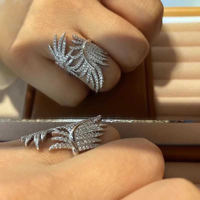 Huitan Aesthetic Feather Design Finger Ring for Women Luxury Full CZ Wedding Party Statement Female Rings Silver Color Jewelry