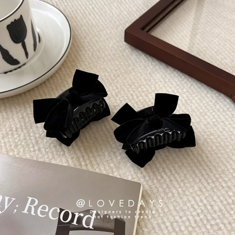 

Black Velvet Bow Jaw Clip Women Small Side Hair Clip for Bangs Princess Headwear Fall Winter Elegant Daily Party Accessories