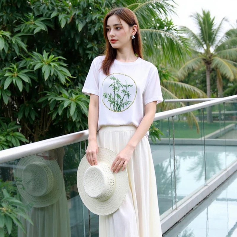 Camiseta Feminina YaJia Nova Coleção Primavera Verão com Gola Redonda e Manga Curta, Estampa Fina de Folha de Bambu, Respirável e Confortável, Blusa Casual