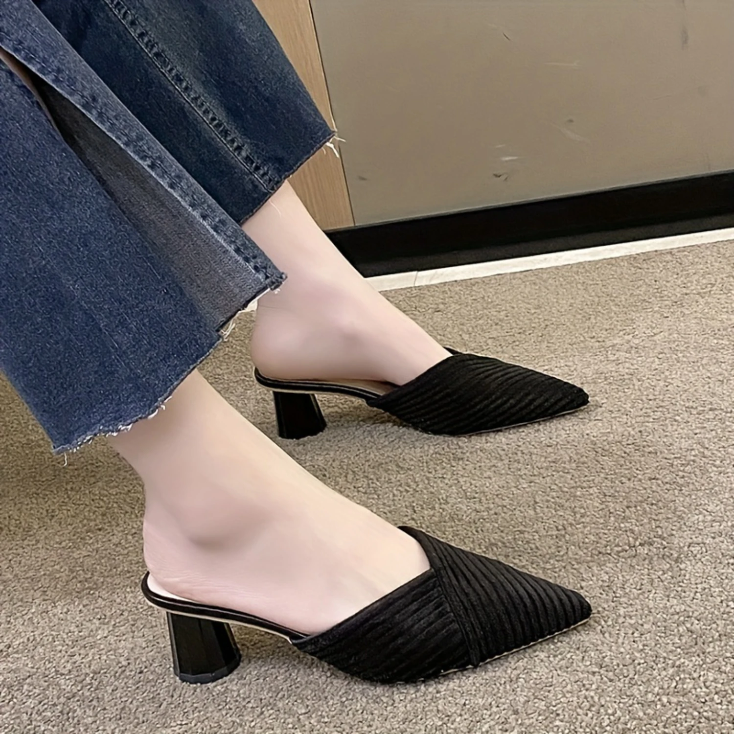 Comfortable Women's Slip-On Chunky Heel Pumps with Pointed Toe for Daily Wear