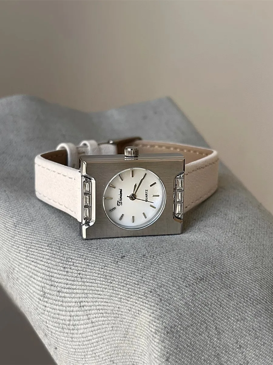 

Square-Shaped Women'S Watch, High-End Luxury Quartz Watch, Unique Wristwatch, Exquisite Ladies' Watch, High-Quality Watch.