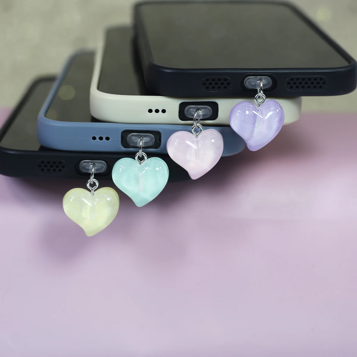 1 Beautiful Heart-Shaped Love Phone Dust Plug Pendant Hanging Accessory Accessory Decoration For Iphone Type-C Port Dust Plug