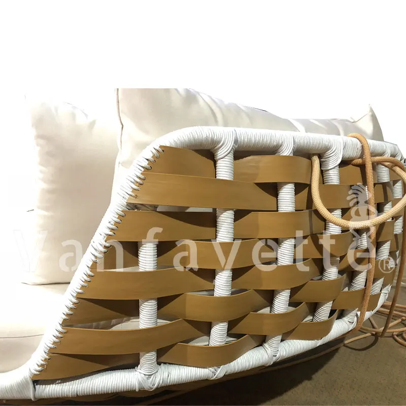 Factory Direct 2026 Outdoor Hanging Daybed Outdoor Swing Bed Wicker Round Hanging Bed Wicker Sofa Swing Bed Round