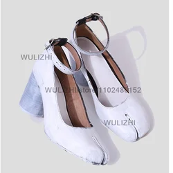 Light White Graffiti Tabi Pump Women Buckle 8Cm Round Heel Sandals Black Fine Line Totem Light Catwalk Casual Luxury Dress Shoes