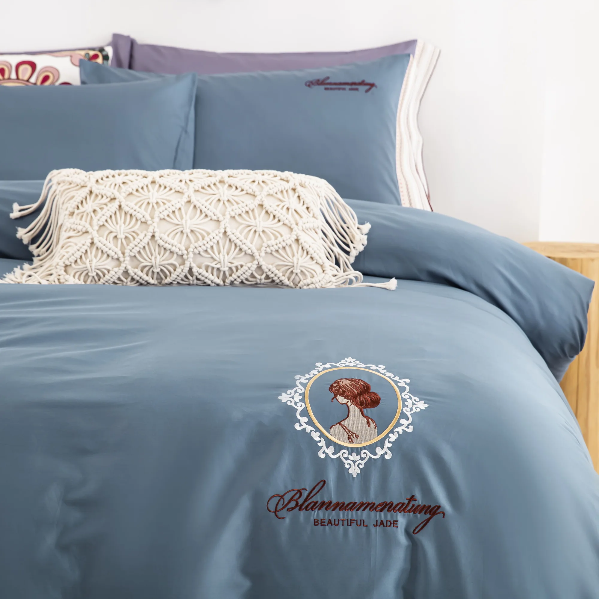 European Style 60 Long-staple Cotton Embroidered Plain Four-piece Bed Sheets Cotton Net Red New Bedding Wholesale Bentley Blue