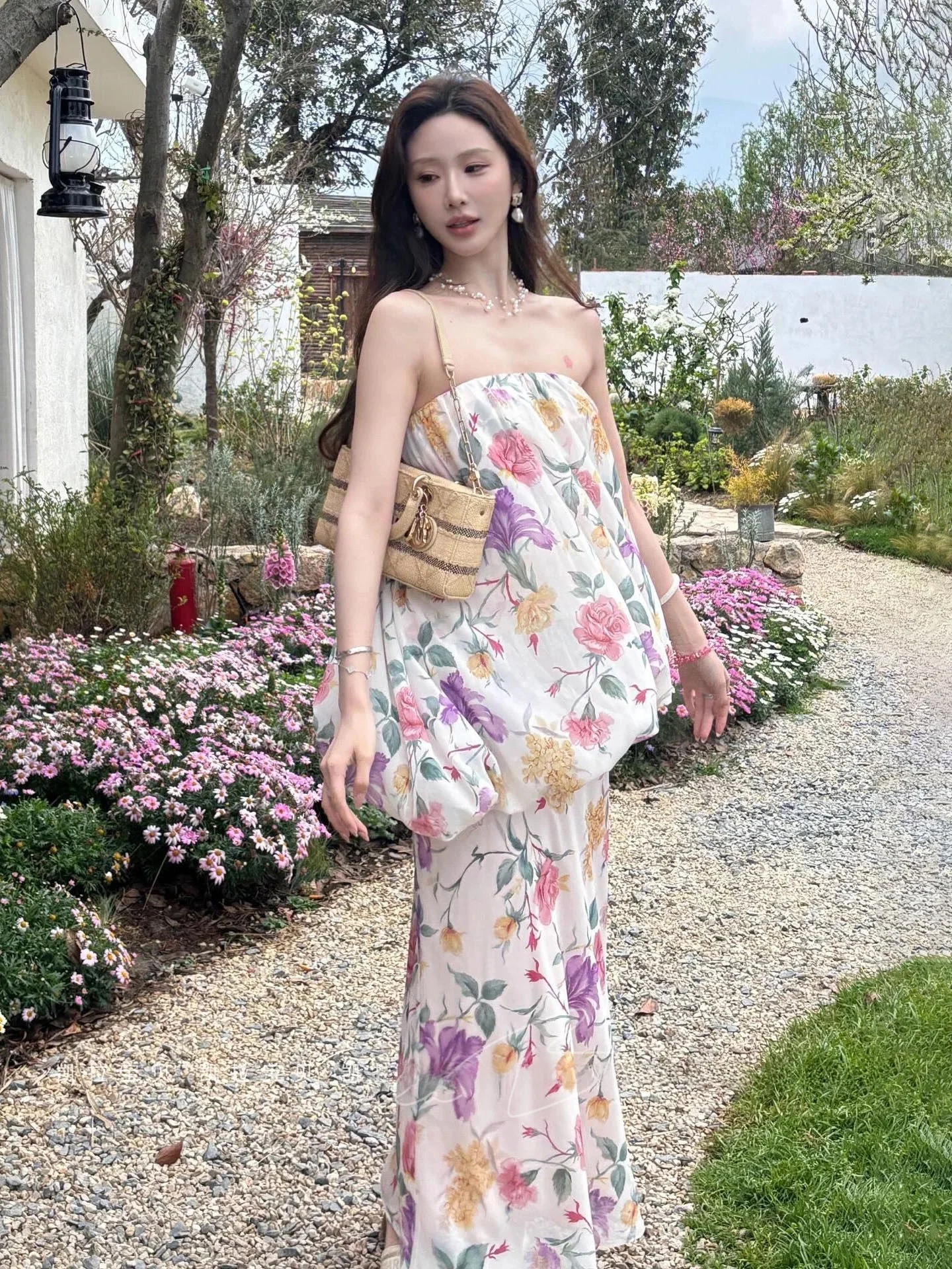 

Mona Garden Vintage Floral Halterneck Two-Piece Set Women's Summer Gentle Fish Tail Half Skirt Ensemble Spring Fashion Outfit