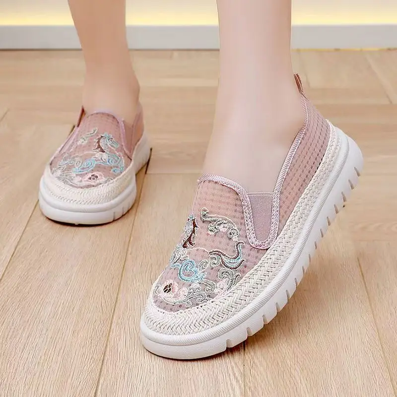 

Women Mesh Embroidered Casual Shoes Summer New Soft sole Non Slip Breathable Round Toe Slip On Ethnic Style Waling Shoes