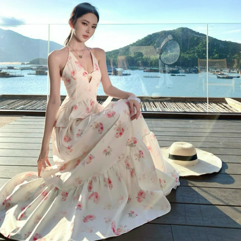 

Summer Fashion Beach Resort-style Two-piece Set for Women Slimming Figure-hugging Hollowed-out Halter Top High-waisted Skirt