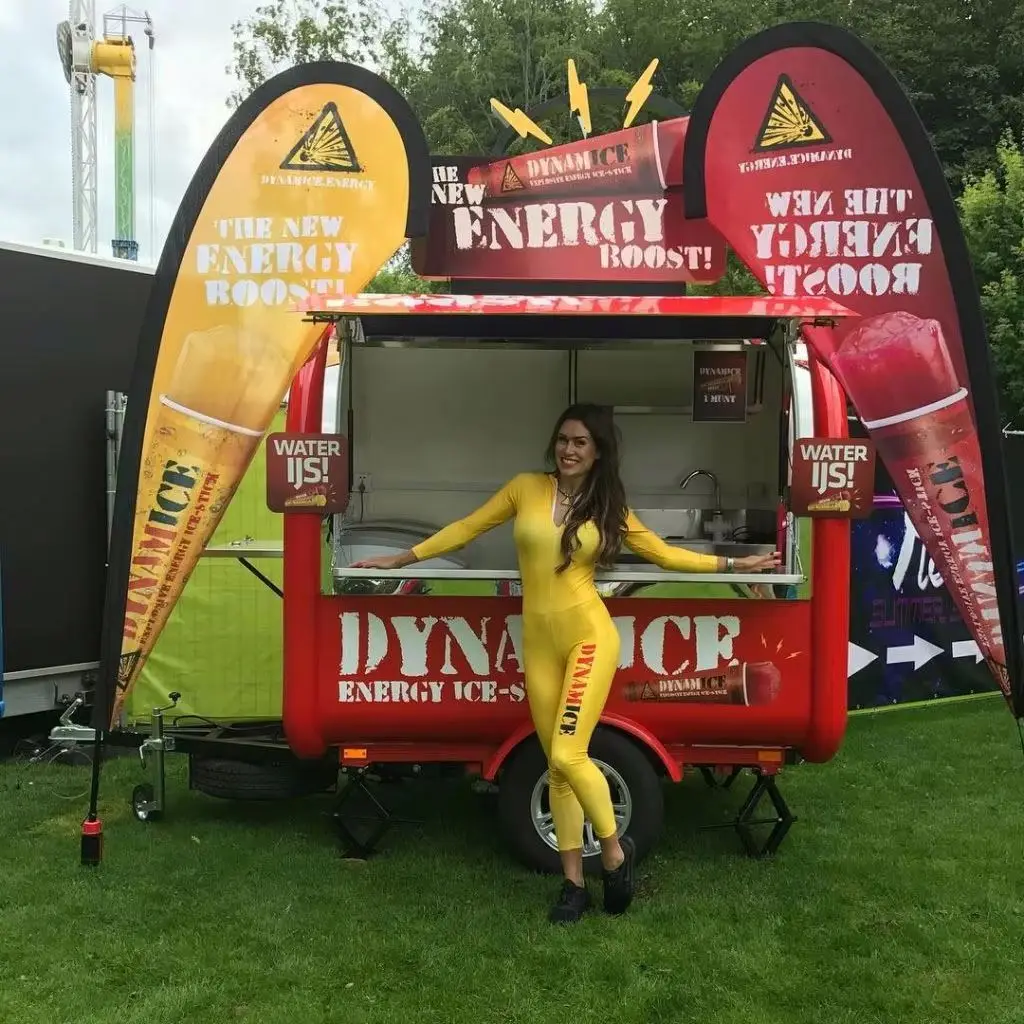 Customized Sweet And Cute Mobile Electric Trailer Water Bar Ice Cream Bus Snack Food Truck Truck