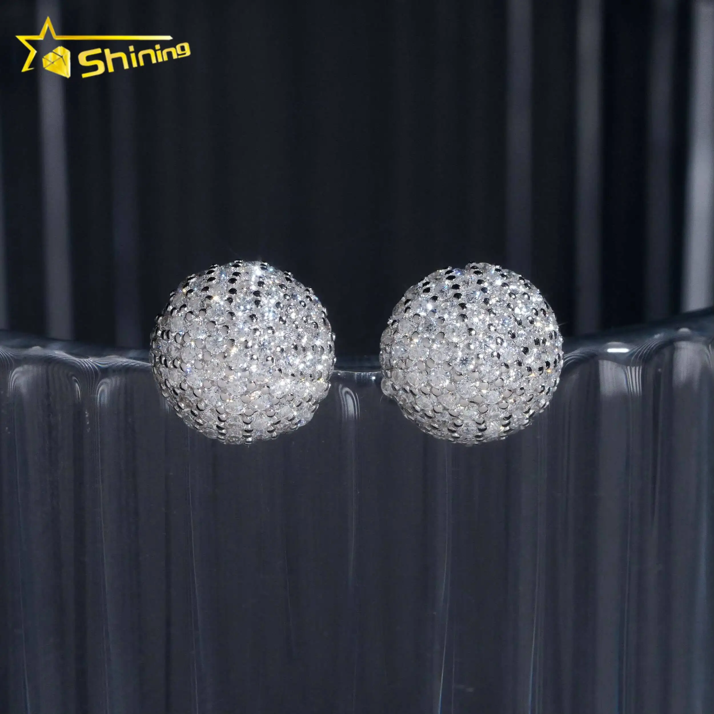 

Wholesale Price High Quality Hip Hop Iced Out Screw Back 925 Silver Men Moissanite Earrings