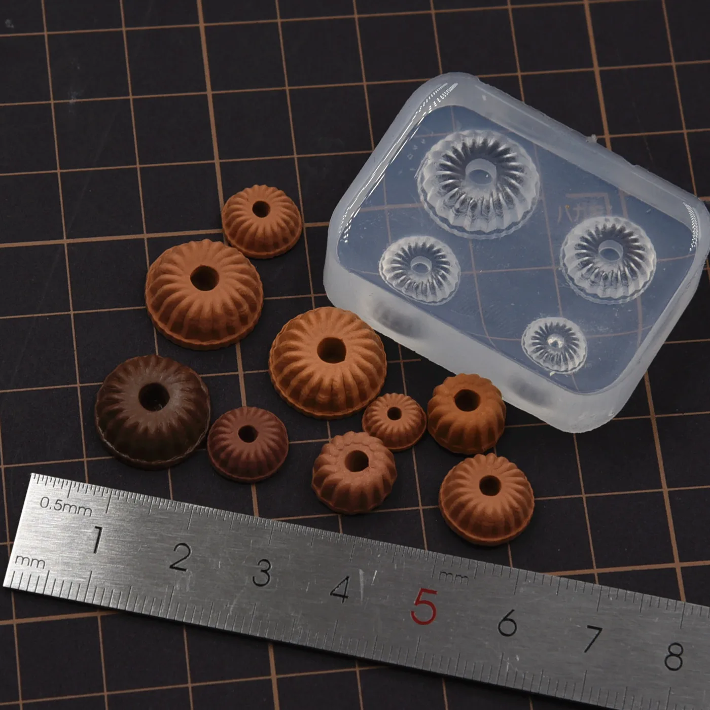 

Pottery Clay Mini Hoff Chocolate Silicone Molds 1/12 Size Mini Cake DIY molds