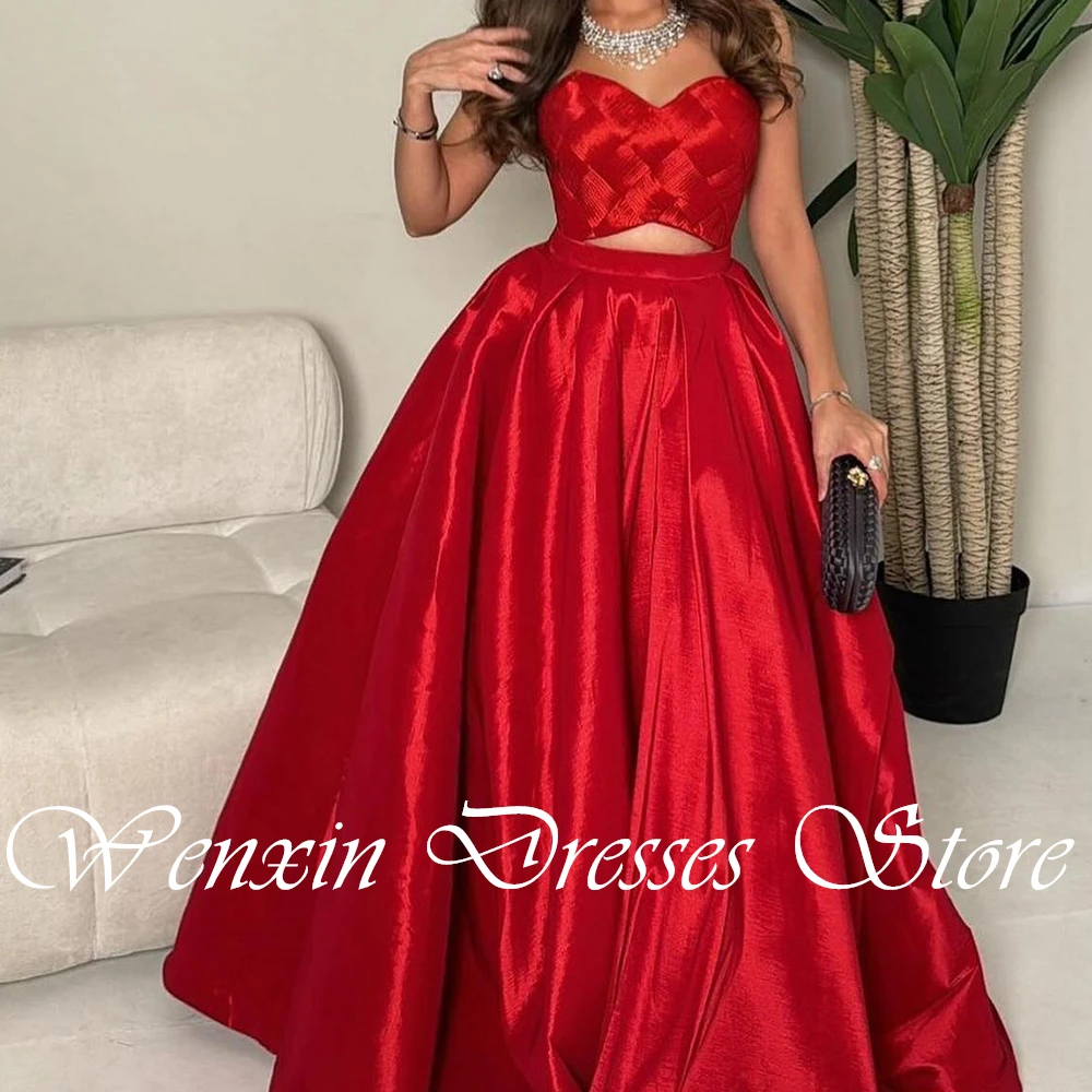 Sweep Train A-Line Floor Length Exquisite and Temperament Evening Dresses Strapless Special Occasion Gowns Satin Sleeveless