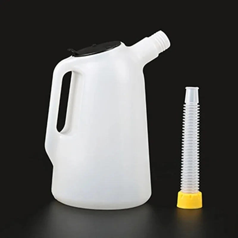 Plastic Oil Pot Translucent Long Neck Oil Can Large Capacity Automotive Oil Measuring Jug 2/3 Litre with Pouring Spout Oilcan
